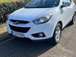 Weiß Gebraucht 2010 Hyundai ix35 Style SUV | 7.850 € (Fairer Preis)