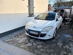 Weiß Gebraucht 2009 Renault Mégane Coupé Dynamique Coupé | 2.500 € (Guter Preis)