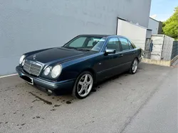 Blau Gebraucht 1997 Mercedes E200 Limousine | 1.800 €