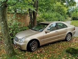Gold Gebraucht 2001 Mercedes C200 Limousine | 2.555 € (Guter Preis)