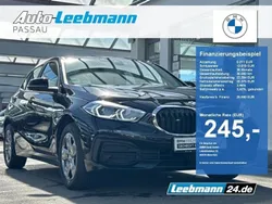 Saphirschwarz (metallic) Gebraucht 2024 BMW 116 Advantage Kleinwagen | 25.590 € (Fairer Preis)