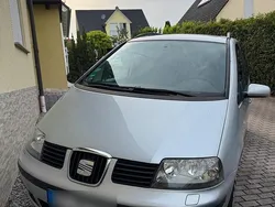 Silber Gebraucht 2006 Seat Alhambra Reference Van / Kleinbus | 2.800 € (Fairer Preis)