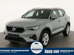 Vapour grey metallic Neu 2025 Volvo XC40 Core SUV | 37.495 € (Superpreis)