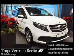 Weiß Gebraucht 2022 Mercedes V220 Van / Kleinbus | 28.417 € (Superpreis)