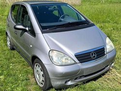 Grau Gebraucht 1999 Mercedes A140 Classic Limousine | 2.400 € (Etwas zu teuer)