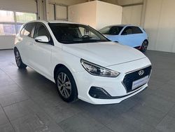 Weiß Gebraucht 2020 Hyundai i30 Trend Limousine | 12.980 € (Etwas zu teuer)