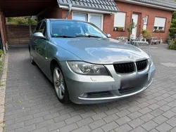 Grau Gebraucht 2006 BMW 320 Limousine | 2.950 € (Guter Preis)