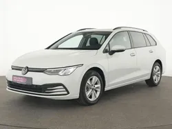 Pure white Gebraucht 2023 VW Golf VIII Life Limousine | 24.439 € (Guter Preis)