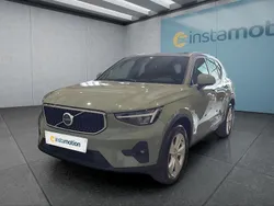 Grün Gebraucht 2024 Volvo XC40 Core SUV | 35.799 € (Guter Preis)