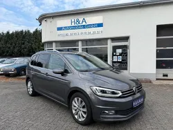 Grau Gebraucht 2016 VW Touran Highline Van / Kleinbus | 16.900 € (Fairer Preis)