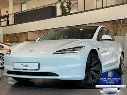 Weiß Gebraucht 2024 Tesla Model 3 Long Range Limousine | 44.980 €