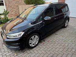 Schwarz Gebraucht 2017 VW Touran Comfortline Van / Kleinbus | 17.899 € (Fairer Preis)