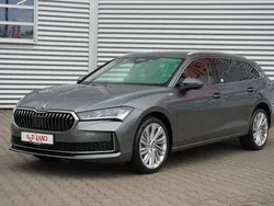 Weiß Gebraucht 2016 Skoda Superb LAURIN & KLEMENT Kombi | 42.890 €