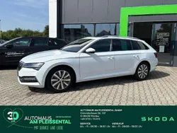 Moonweiss metallic Gebraucht 2022 Skoda Superb Style Kombi | 29.870 € (Teuer)