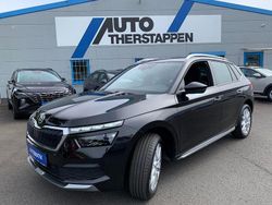 Schwarzmagic perleffekt (metallic) Gebraucht 2023 Skoda Kamiq Style SUV | 27.490 € (Fairer Preis)