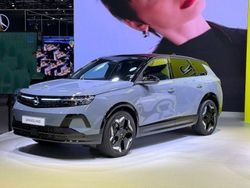 Grafik grau Neu 2025 Opel Grandland X SUV | 33.885 € (Fairer Preis)