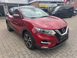 Alizarin crimson Gebraucht 2019 Nissan Qashqai N-Connecta SUV | 14.998 € (Superpreis)