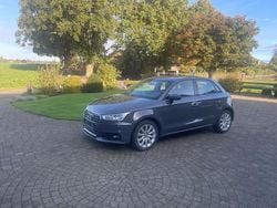Grau Gebraucht 2015 Audi A1 Sportback Kleinwagen | 12.000 € (Fairer Preis)