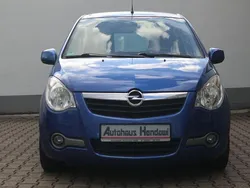 Blau Gebraucht 2014 Opel Agila Edition Limousine | 4.490 € (Etwas zu teuer)