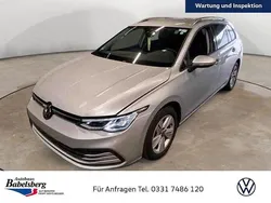 Silber Gebraucht 2023 VW Golf VIII Life Kombi | 25.890 € (Fairer Preis)