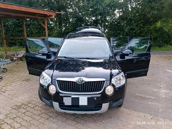 Schwarz Gebraucht 2012 Skoda Yeti Elegance SUV | 6.500 € (Etwas zu teuer)