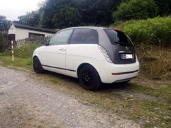 Weiß Gebraucht 2006 Lancia Ypsilon Kleinwagen | 820 €