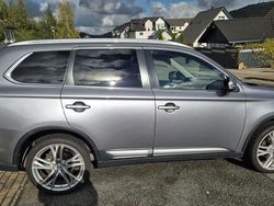 Grau Gebraucht 2016 Mitsubishi Outlander SUV | 11.900 € (Guter Preis)