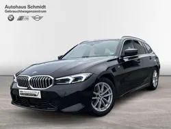 Saphirschwarz Gebraucht 2024 BMW 330 Performance Kombi | 43.490 € (Fairer Preis)