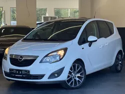Weiß Gebraucht 2011 Opel Meriva Color Edition Van / Kleinbus | 5.890 € (Teuer)