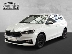 Weiss Gebraucht 2023 Skoda Fabia Style Limousine | 19.890 € (Etwas zu teuer)