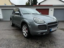 Grau Gebraucht 2004 Porsche Cayenne Turbo SUV | 6.900 €