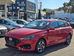 Rot Gebraucht 2024 Hyundai i30 Kombi | 17.950 € (Guter Preis)