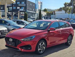 Rot Gebraucht 2024 Hyundai i30 Kombi | 17.950 € (Guter Preis)