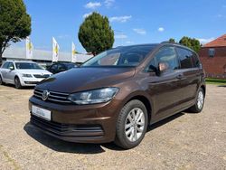 Braun Gebraucht 2015 VW Touran Van / Kleinbus | 15.480 € (Etwas zu teuer)