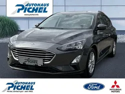 Grau(metallic) Gebraucht 2021 Ford Focus Cool & Connect Limousine | 17.690 € (Fairer Preis)