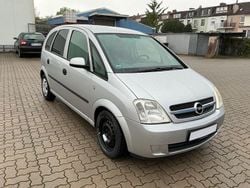 Silber Gebraucht 2005 Opel Meriva Van / Kleinbus | 2.400 € (Etwas zu teuer)