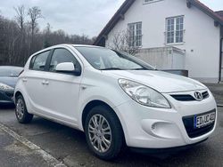 Weiß Gebraucht 2009 Hyundai i20 Classic Limousine | 3.000 € (Etwas zu teuer)