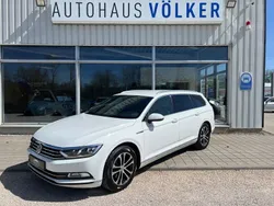 Pure white Gebraucht 2018 VW Passat Highline Kombi | 22.500 € (Fairer Preis)