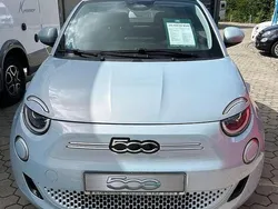 Colore esterno (himmel blau) Gebraucht 2022 Fiat 500e Icon Cabrio | 22.900 € (Fairer Preis)