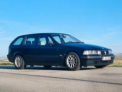 Blau Gebraucht 1999 BMW 316 Kombi | 4.000 €