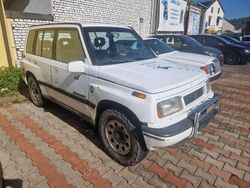 Weiß Gebraucht 2002 Suzuki Grand Vitara Club SUV | 1.750 €