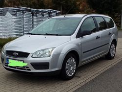 Grau Gebraucht 2005 Ford Focus Limousine | 2.500 € (Etwas zu teuer)