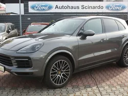Grau Gebraucht 2020 Porsche Cayenne SUV | 58.880 € (Superpreis)