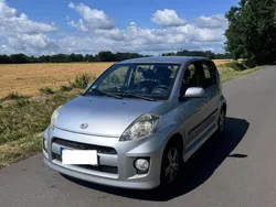 Silber Gebraucht 2006 Daihatsu Sirion Kleinwagen | 900 € (Fairer Preis)