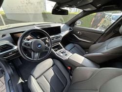 Grau Gebraucht 2023 BMW 318 M Sport Kombi | 36.000 € (Etwas zu teuer)