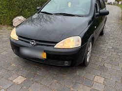 Schwarz Gebraucht 2001 Opel Corsa Kleinwagen | 1.000 €