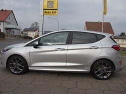 Silber Gebraucht 2022 Ford Fiesta ST-Line Limousine | 16.490 € (Etwas zu teuer)