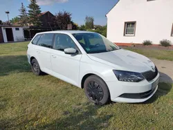 Weiß Gebraucht 2015 Skoda Fabia Ambition Kombi | 6.500 € (Guter Preis)