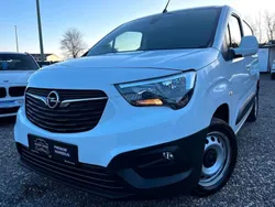 Weiß Gebraucht 2021 Opel Combo Edition Van / Kleinbus | 15.990 €