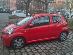 Rot Gebraucht 2009 Toyota Aygo Kleinwagen | 2.500 € (Fairer Preis)